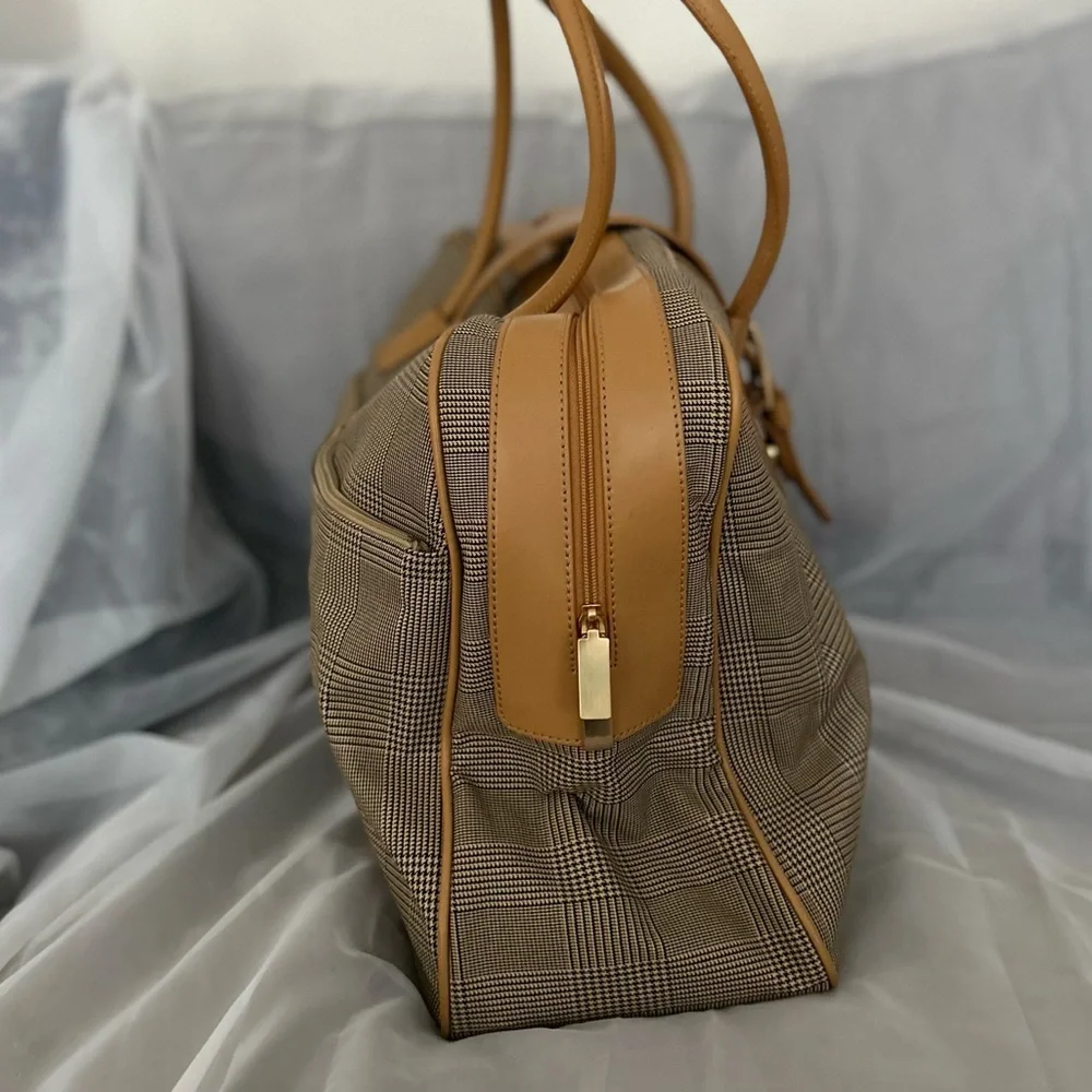 Adrienne Vittadini Vintage travel bag. NWT